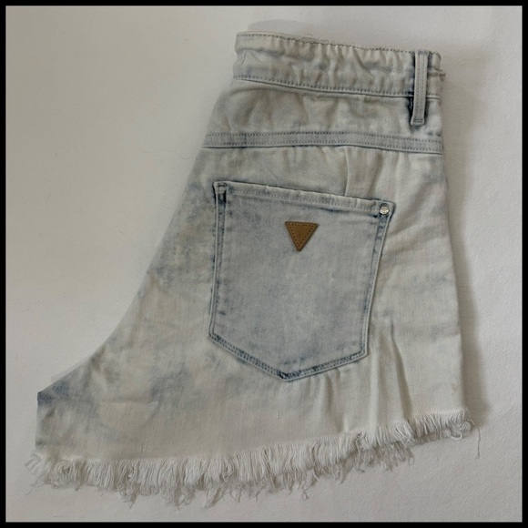 Guess Shorts - Picture 3 of 5